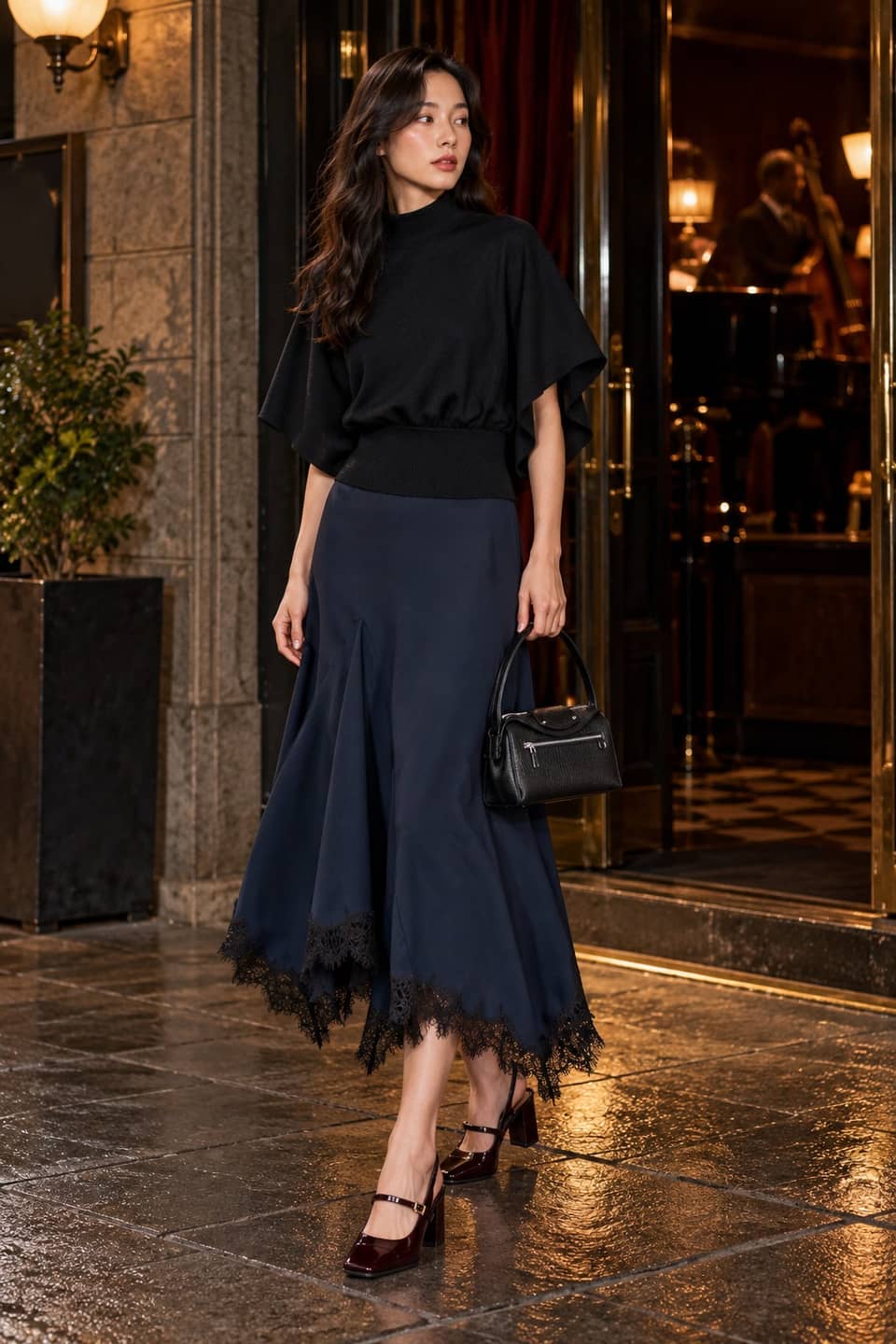 Simulazione AI indossata: Drappeggio nero e pizzo navy, jazz club