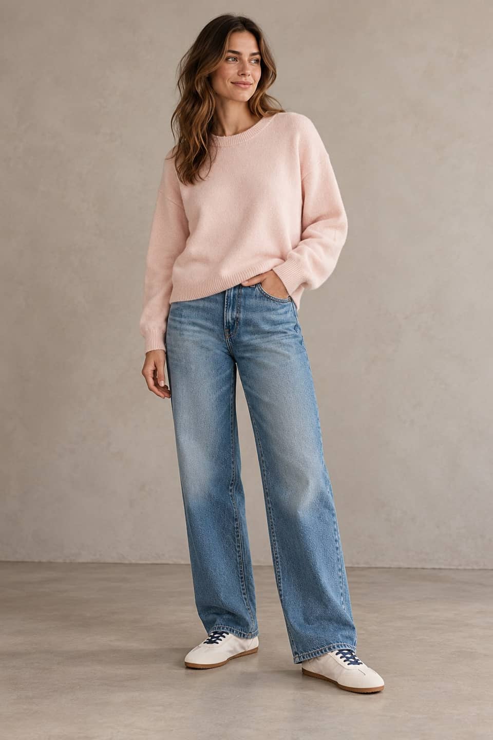 Simulazione AI indossata del look Rosa e denim del weekend